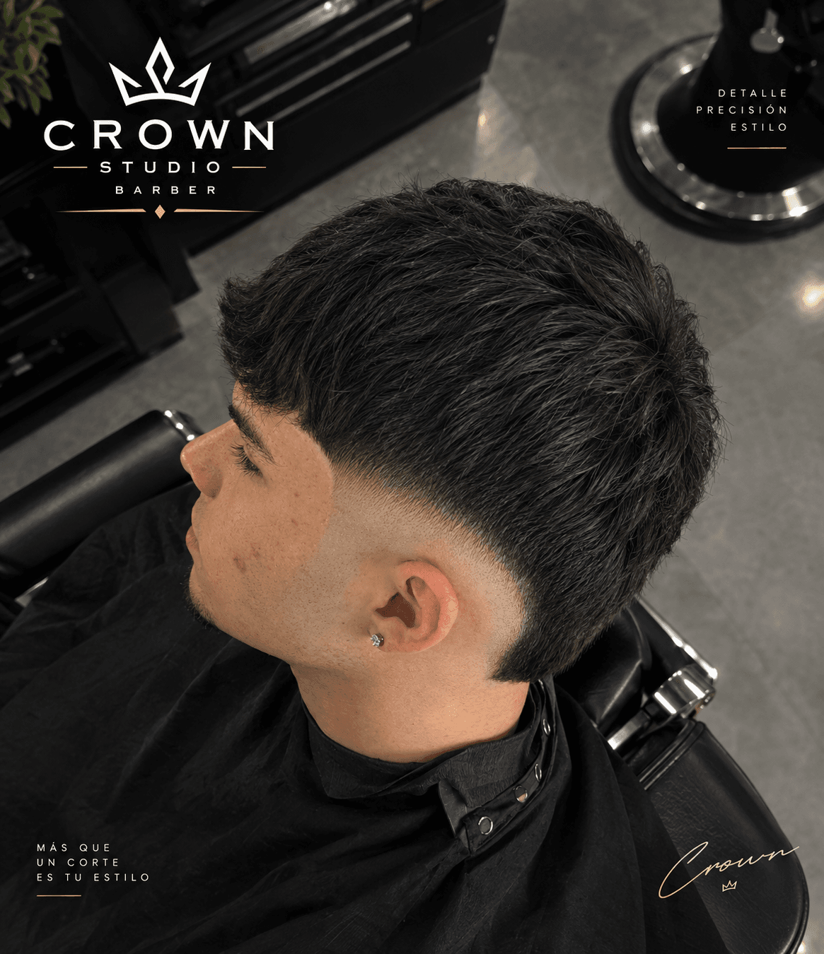 Degradado preciso, textura y un estilo actual. Tu próximo look te espera en Crown Studio.